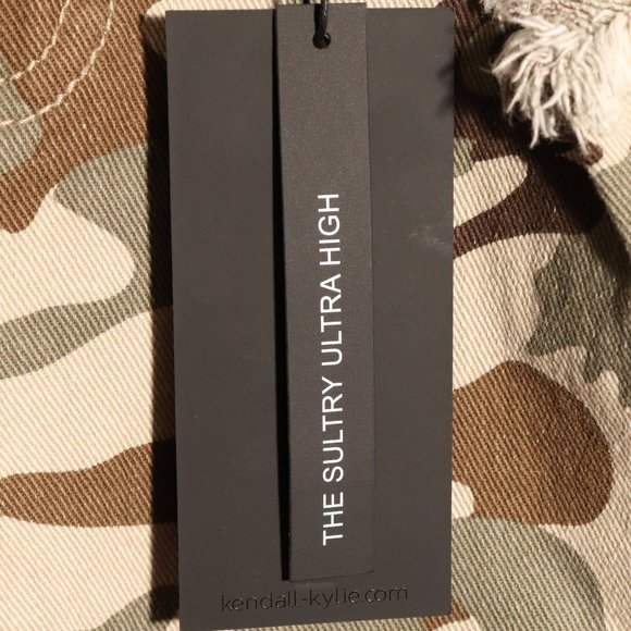 NWT Kendall & Kylie Camo Jeans Size 27 - Picture 3 of 10